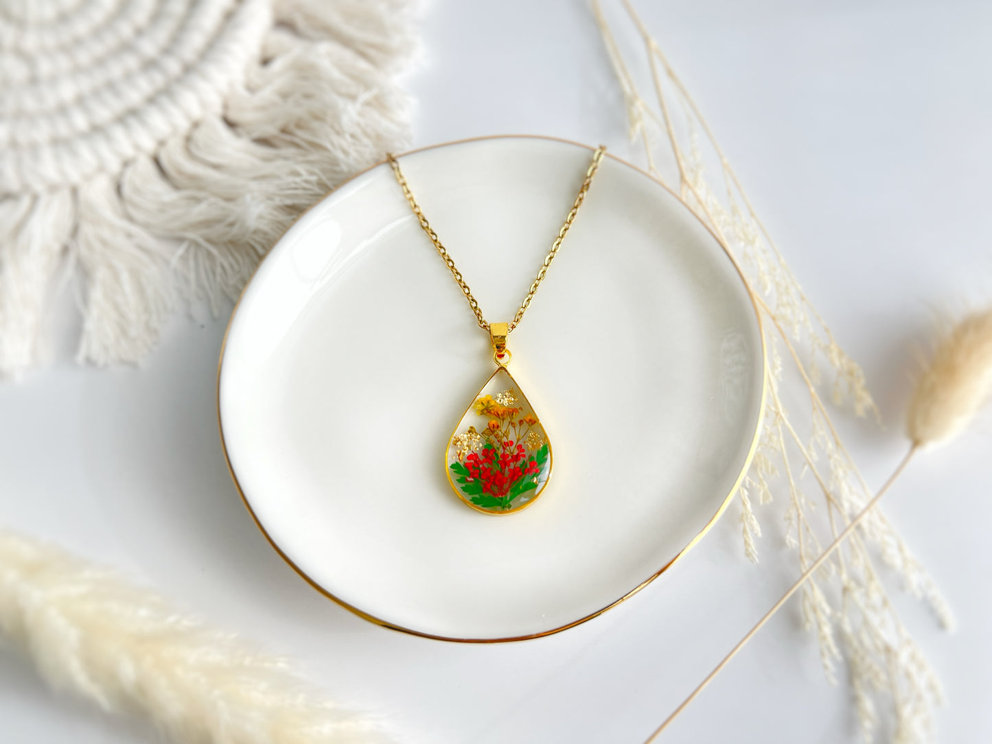 December Holly & Narcissus Necklace